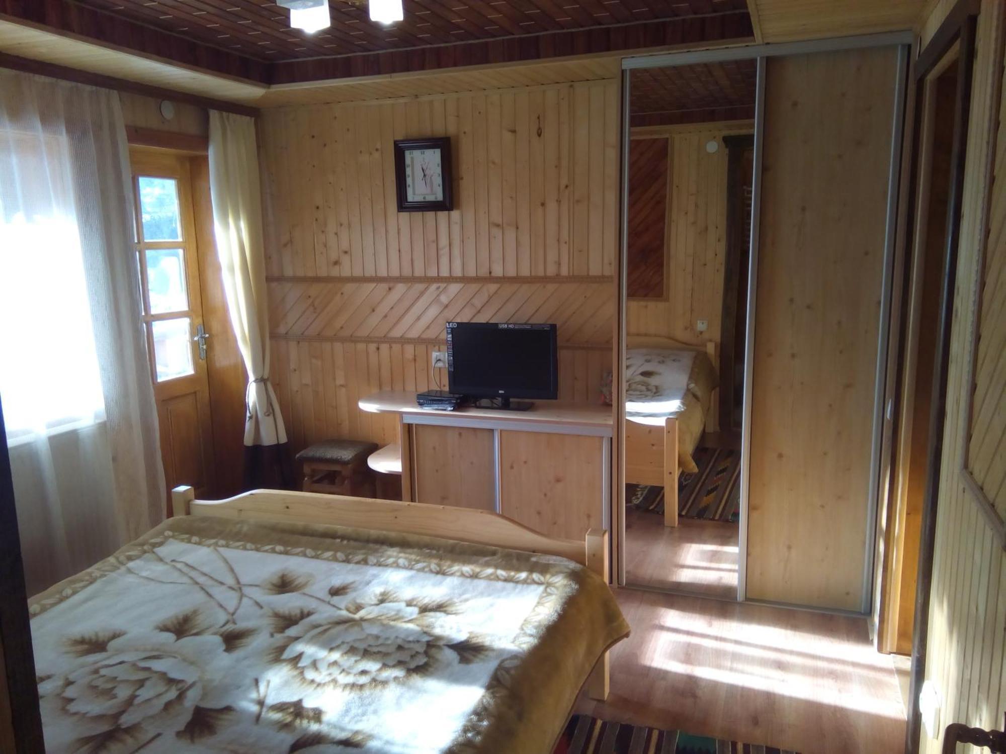 Opryshky Homestay